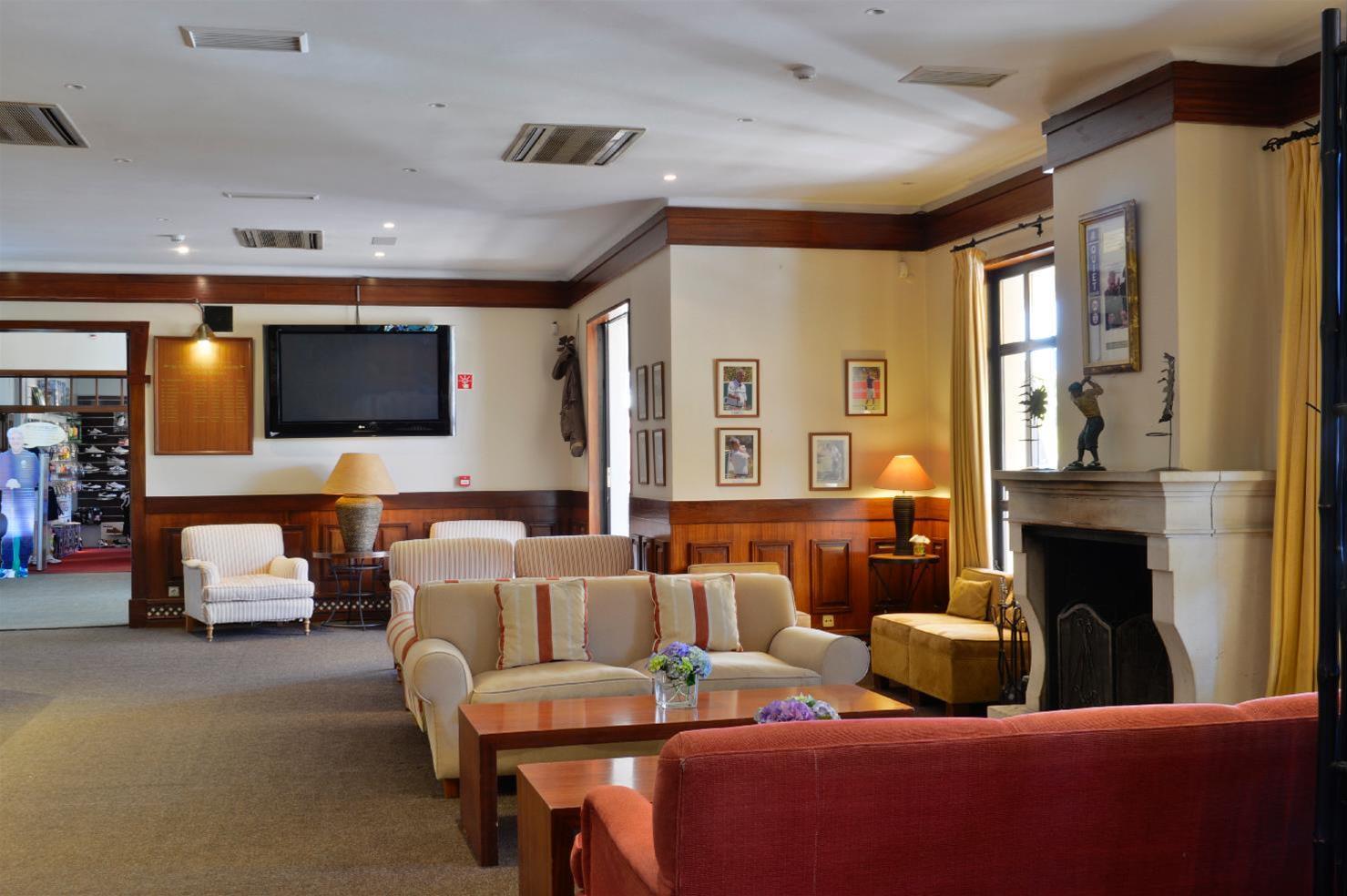 Pestana Vila Sol - Vilamoura Premium Golf Resort Bagian luar foto The lobby of the Inn at the Opera