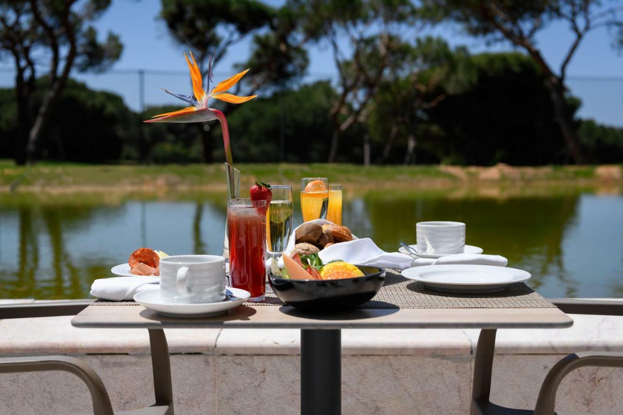 Pestana Vila Sol - Vilamoura Premium Golf Resort Bagian luar foto Breakfast at the Hotel